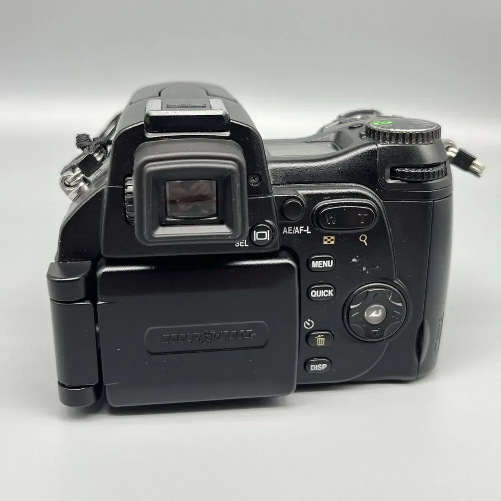 Nikon Coolpix 8800 VR 8MP Digital Camera BODY ONLY - WORKS - NO BATTERY/CHARGER
